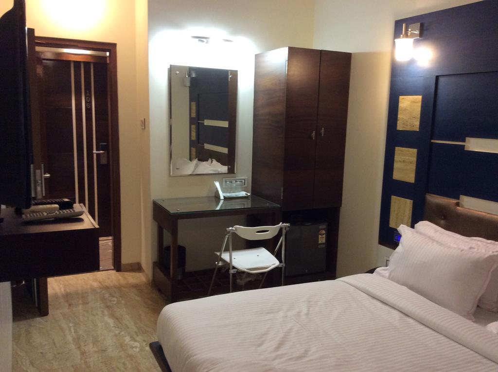 Hotel Sapna Mumbai Room photo