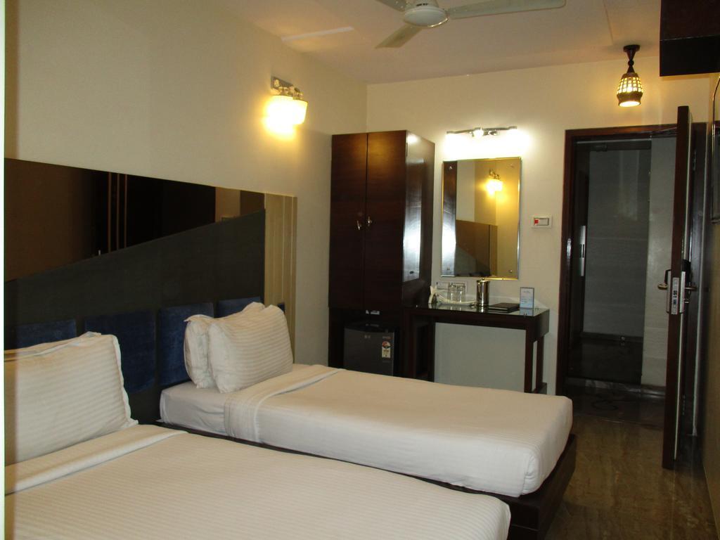 Hotel Sapna Mumbai Exterior photo